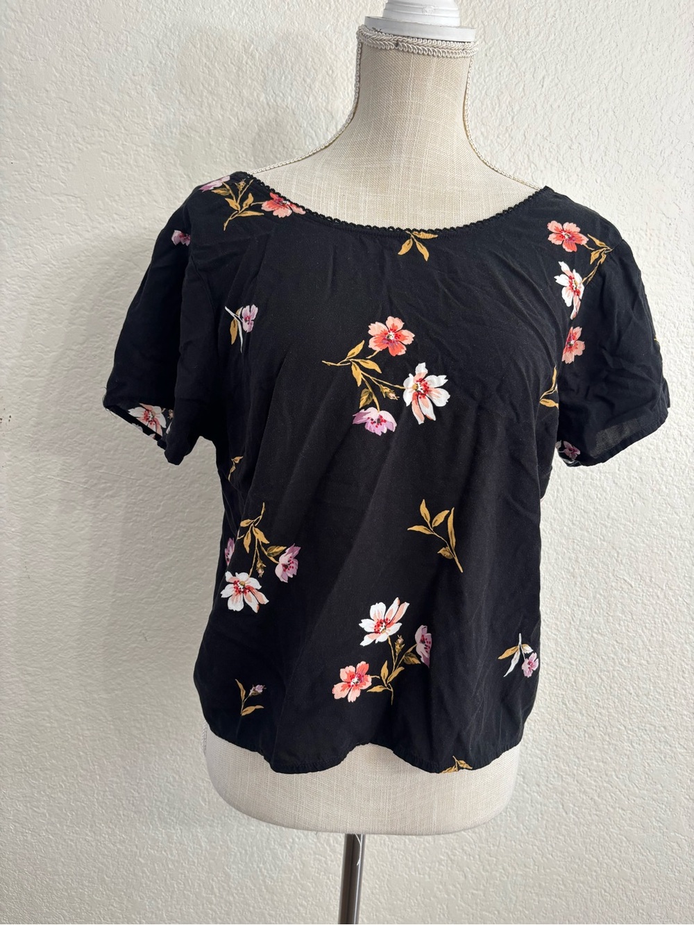Abercrombie & Fitch Black Floral Scoop Neck Short Sleeve Top